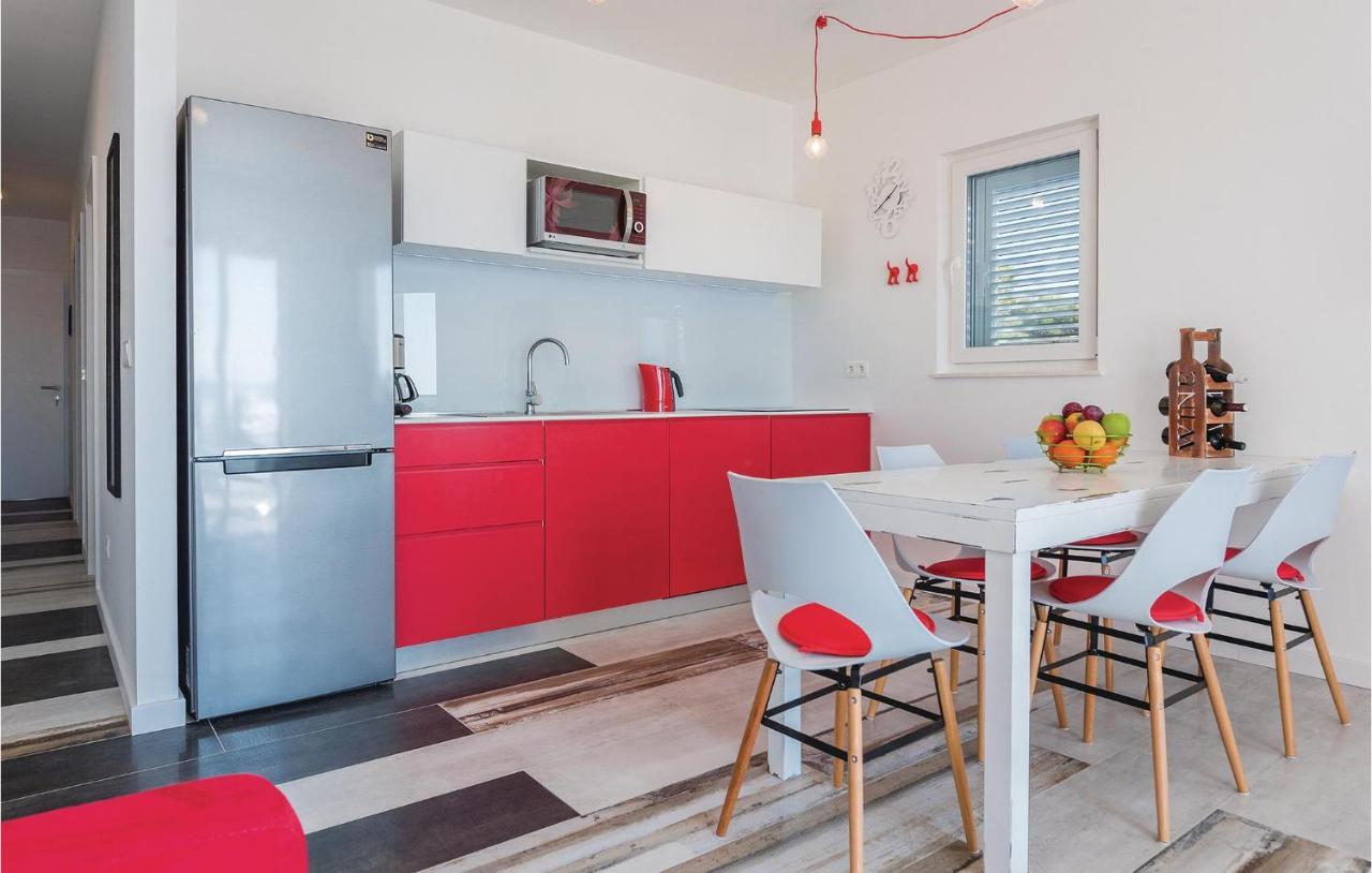 Cozy Apartment In Brodarica With Wifi Zewnętrze zdjęcie