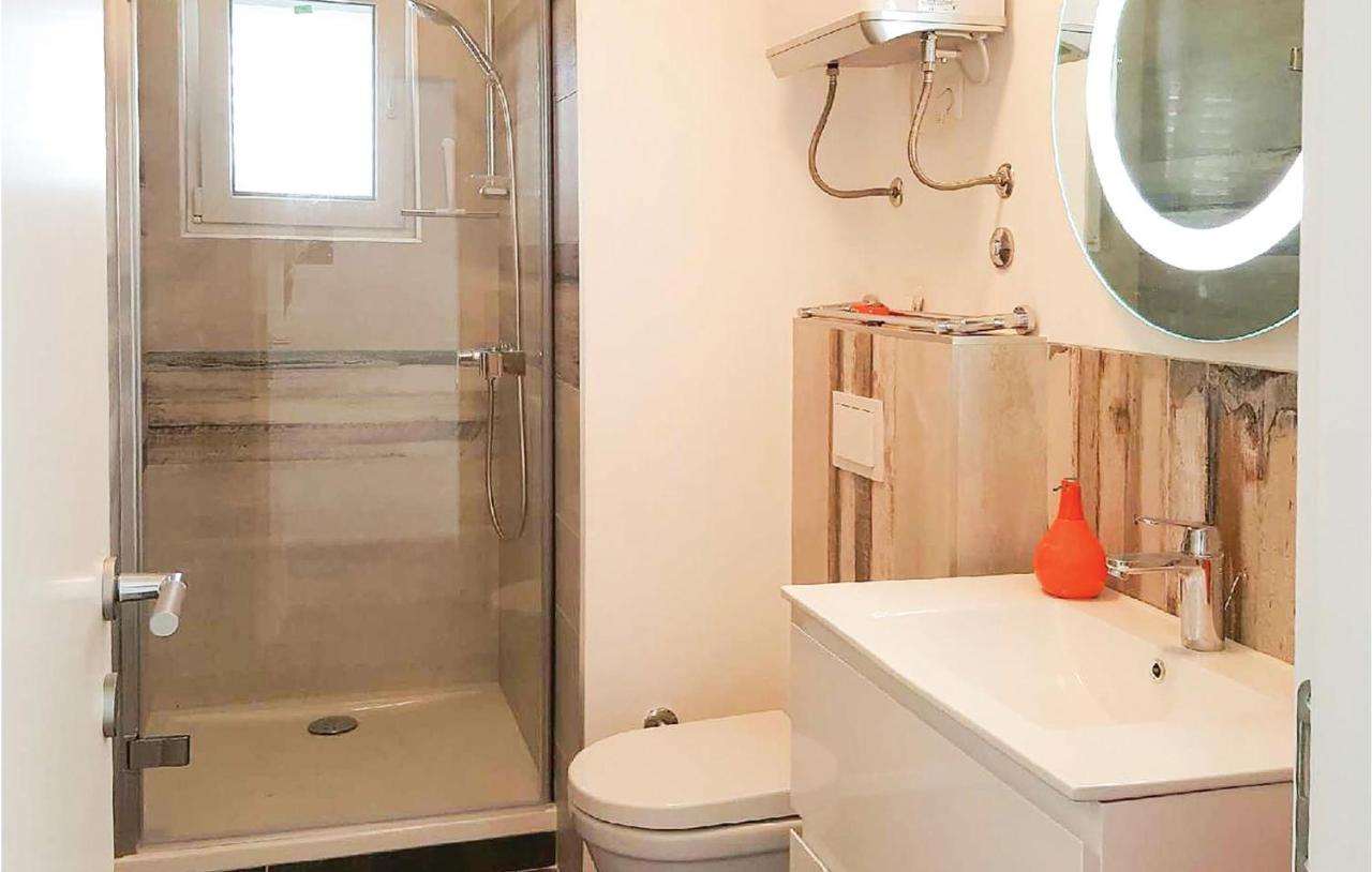 Cozy Apartment In Brodarica With Wifi Zewnętrze zdjęcie