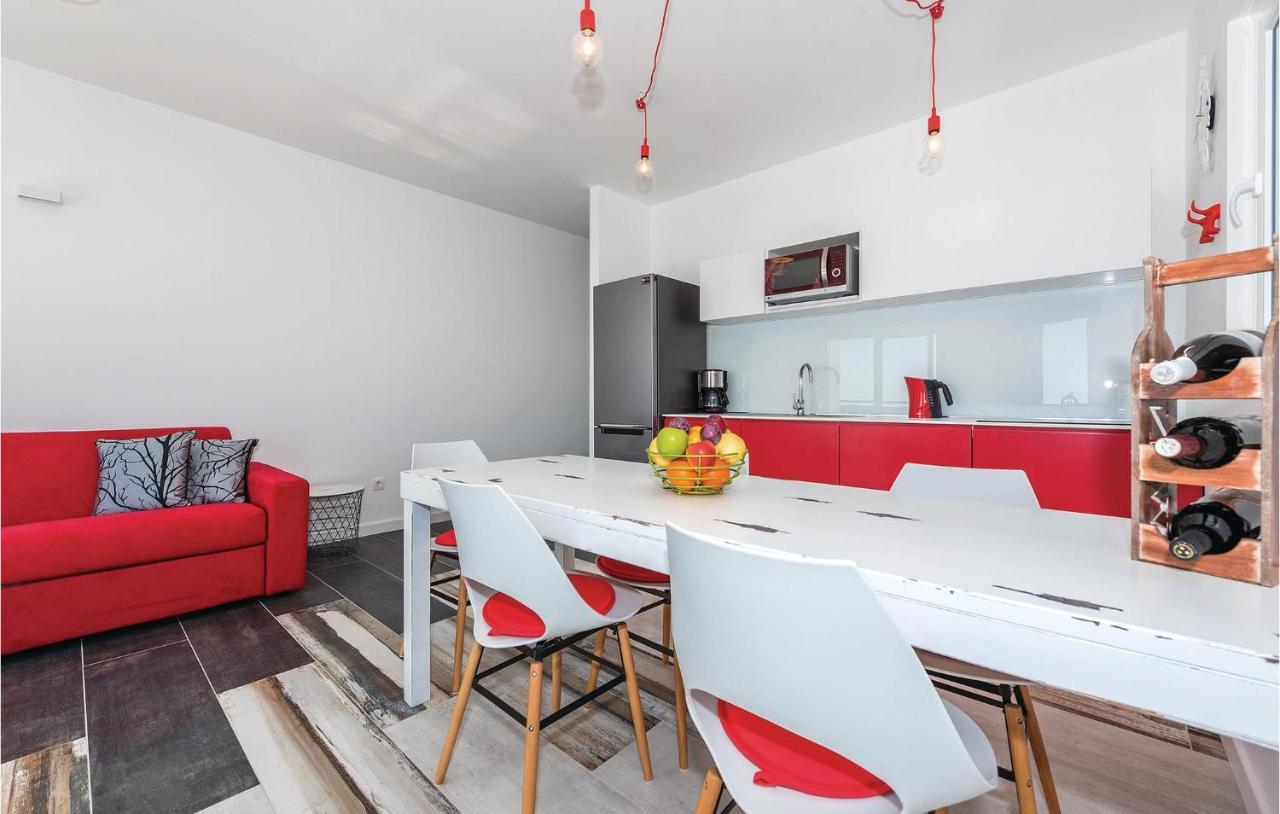 Cozy Apartment In Brodarica With Wifi Zewnętrze zdjęcie